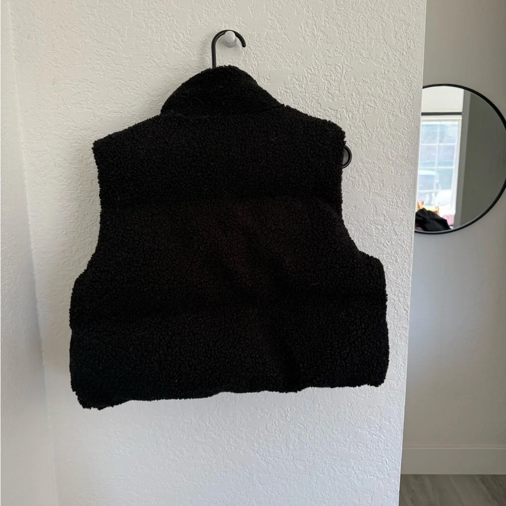 NanaMacs Black Puffer Vest - Picture 3 of 3